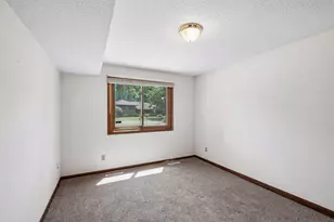 5706 W 98 1/2 St, Bloomington, MN 55437 - Photo 14