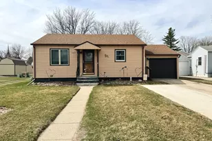 1015 Fredrick Ave, Worthington, MN 56187 - Photo 1
