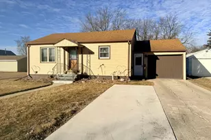 1015 Fredrick Ave, Worthington, MN 56187 - Photo 4