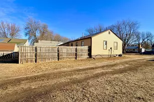 1015 Fredrick Ave, Worthington, MN 56187 - Photo 4