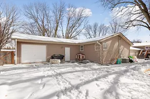1186 Quincy St, Shakopee, MN 55379 - Photo 34