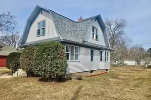 16 W Park St, New York Mills, MN 56567 - Photo 1