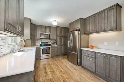 11230 48th Avenue N, Plymouth, MN 55442 - Photo 4