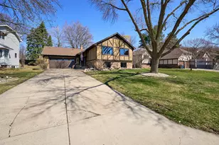 11230 48th Ave N, Plymouth, MN 55442 - Photo 32