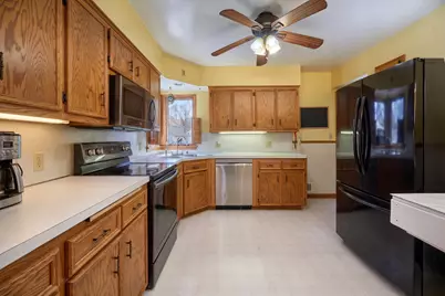 120 S Cedar Street, Belle Plaine, MN 56011 - Photo 4