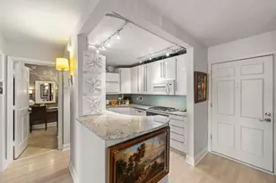 6670 Vernon Ave S, Edina, MN 55436 - Photo 4