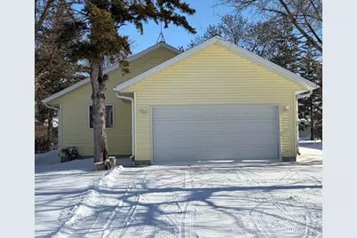 303 Main Avenue S, Roseau, MN 56751 - Photo 2