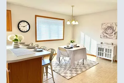 303 Main Avenue S, Roseau, MN 56751 - Photo 4