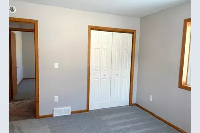 303 Main Avenue S, Roseau, MN 56751 - Photo 16