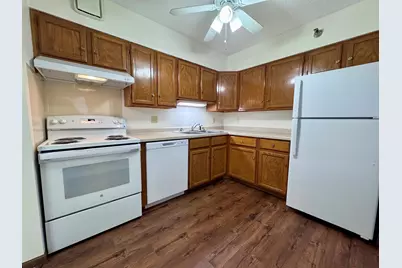 7600 Golden Valley Road #502, Golden Valley, MN 55427 - Photo 2