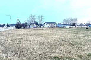 405 Dale Ave SW, Warroad, MN 56763 - Photo 1