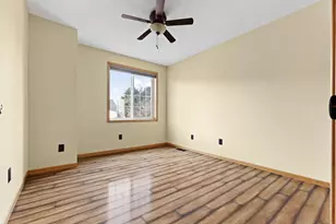 420 Monk Ct, Chanhassen, MN 55317 - Photo 24