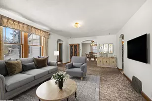 130 S Grove St, Belle Plaine, MN 56011 - Photo 4