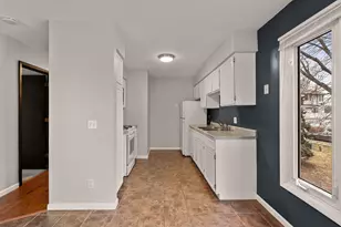 250 Cambria Ct, Woodbury, MN 55125 - Photo 12