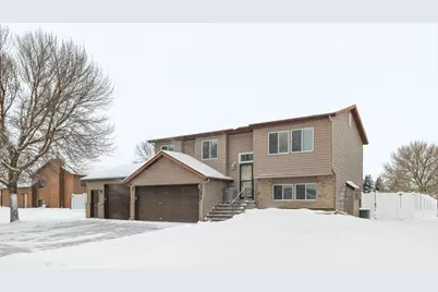 2814 Village Green Drive, Moorhead, MN 56560 - Photo 2