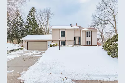 110912 Von Hertzen Circle, Chaska, MN 55318 - Photo 1