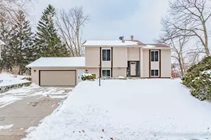 110912 Von Hertzen Cir, Chaska, MN 55318 - Photo 1