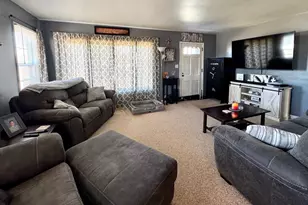 402 E Walnut St, Redwood Falls, MN 56283 - Photo 8
