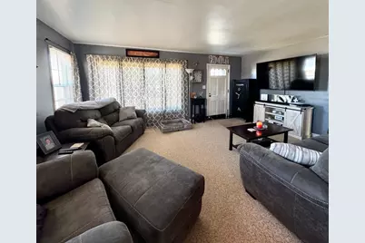 402 E Walnut Street, Redwood Falls, MN 56283 - Photo 6