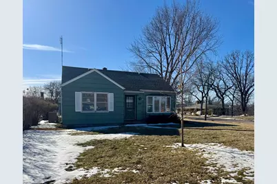 402 E Walnut Street, Redwood Falls, MN 56283 - Photo 1