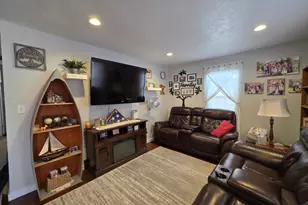 106 8th Ave SW, Pipestone, MN 56164 - Photo 2