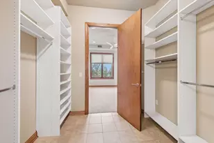 555 Oak Ridge Pl, Hopkins, MN 55305 - Photo 20