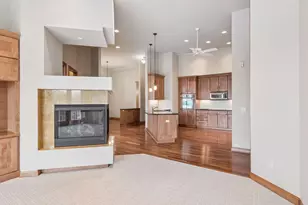 555 Oak Ridge Pl, Hopkins, MN 55305 - Photo 16