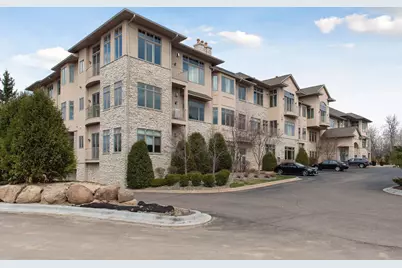 555 Oak Ridge Place #360, Hopkins, MN 55305 - Photo 6
