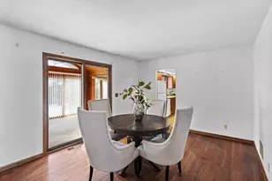 6065 Oakwood Rd, Woodbury, MN 55125 - Photo 4