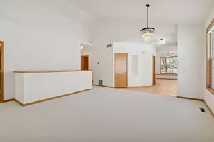 481 Meadowood Ln, Burnsville, MN 55337 - Photo 10