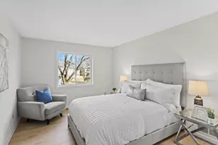 975 Pondview Ct, Vadnais Heights, MN 55127 - Photo 12