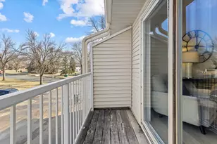 975 Pondview Ct, Vadnais Heights, MN 55127 - Photo 18