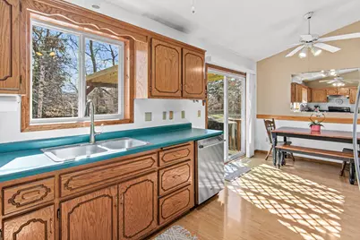 7109 Upper 36th Street N, Oakdale, MN 55128 - Photo 14