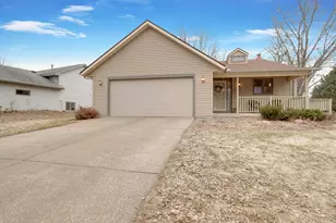 16412 Griffon Trail, Lakeville, MN 55044 - Photo 2