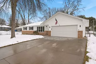 9121 61 1/2 Ave N, New Hope, MN 55428 - Photo 2