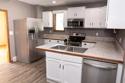 332 8th Avenue N, Casselton, ND 58012 - Photo 12