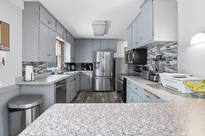 1232 17th Street SW, Willmar, MN 56201 - Photo 2