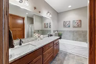 369 Sophia Ave E, Maplewood, MN 55117 - Photo 20