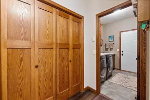 369 Sophia Ave E, Maplewood, MN 55117 - Photo 4