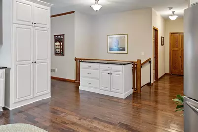 369 Sophia Avenue E, Maplewood, MN 55117 - Photo 8