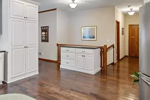 369 Sophia Ave E, Maplewood, MN 55117 - Photo 8