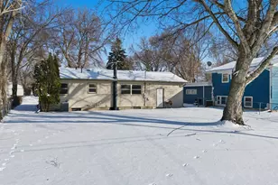 1421 19th St S, Fargo,  58103 - Photo 24