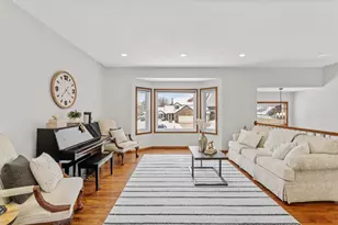 1113 Emerson Ct, Burnsville, MN 55337 - Photo 8