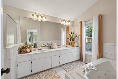 2084 Parkview Lane, Woodbury, MN 55125 - Photo 18