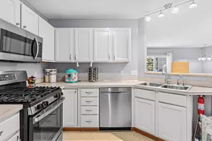 11863 River Hills Dr, Burnsville, MN 55337 - Photo 6