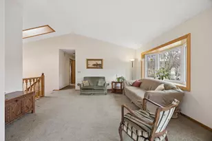 12975 Garner Ln, Apple Valley, MN 55124 - Photo 2