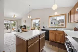 12975 Garner Ln, Apple Valley, MN 55124 - Photo 10