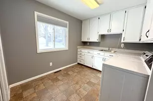 402 E 14th St, Fergus Falls, MN 56537 - Photo 30