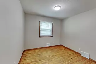 2921 W 70 1/2 St, Richfield, MN 55423 - Photo 8