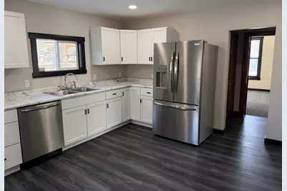 203 Trott Avenue SE, Willmar, MN 56201 - Photo 8